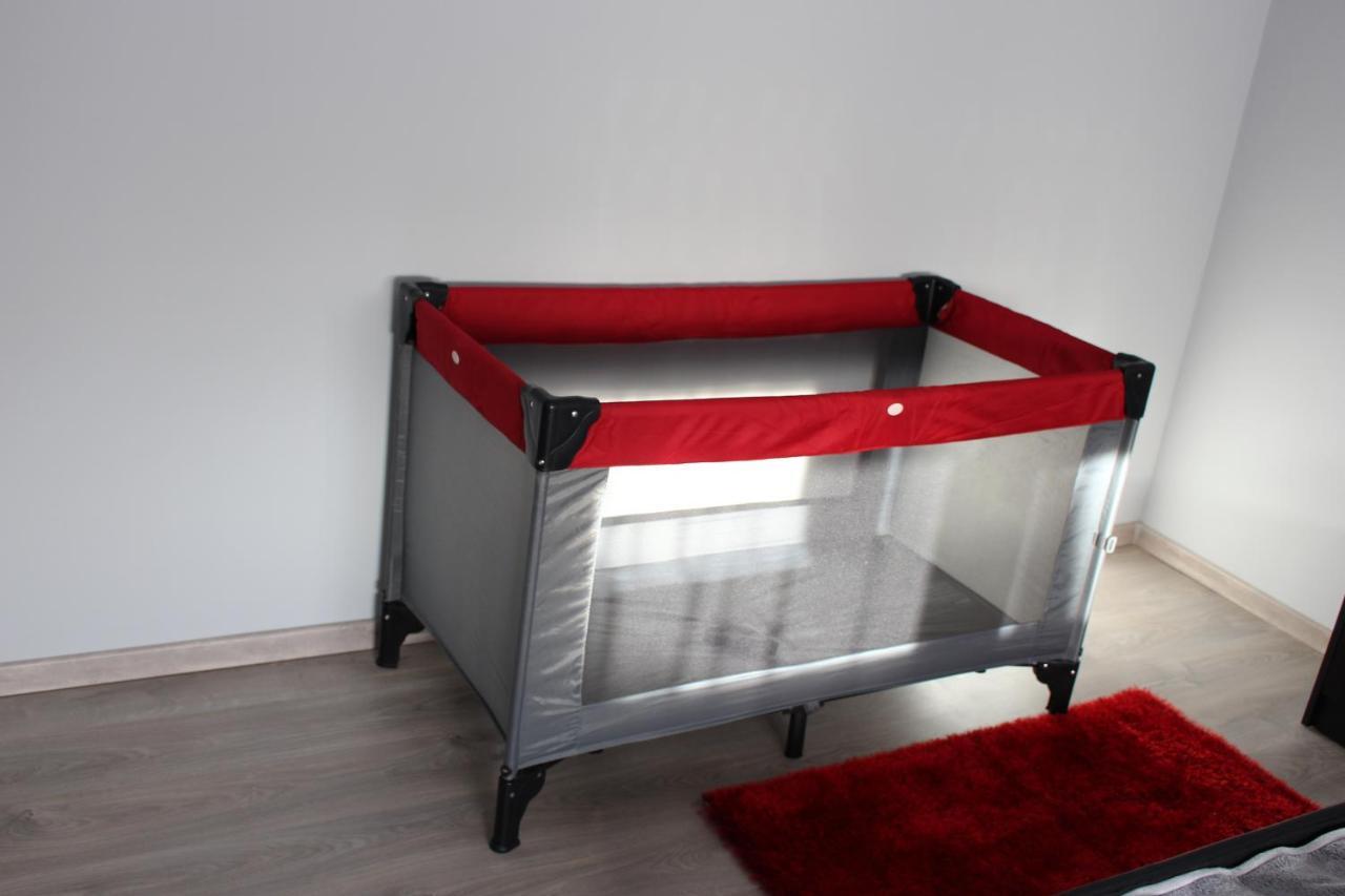 Flamingo Apartment Sarvar Bagian luar foto